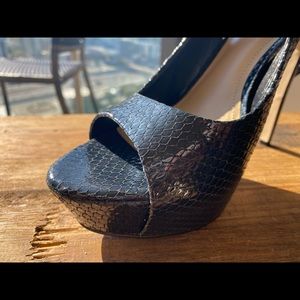 Smooth snake skin pump!!!… amazing  peek toe shoe!